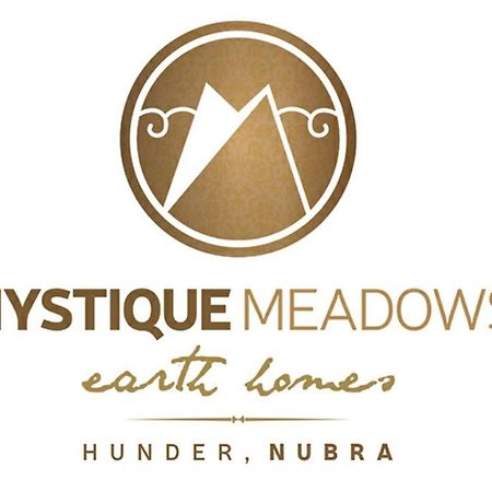 Mystique Meadows Earth Homes Hundar Exteriér fotografie